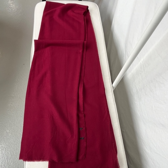 Zara ultra-soft blanket scarf, EUC, 48 x 84" - Picture 7 of 13